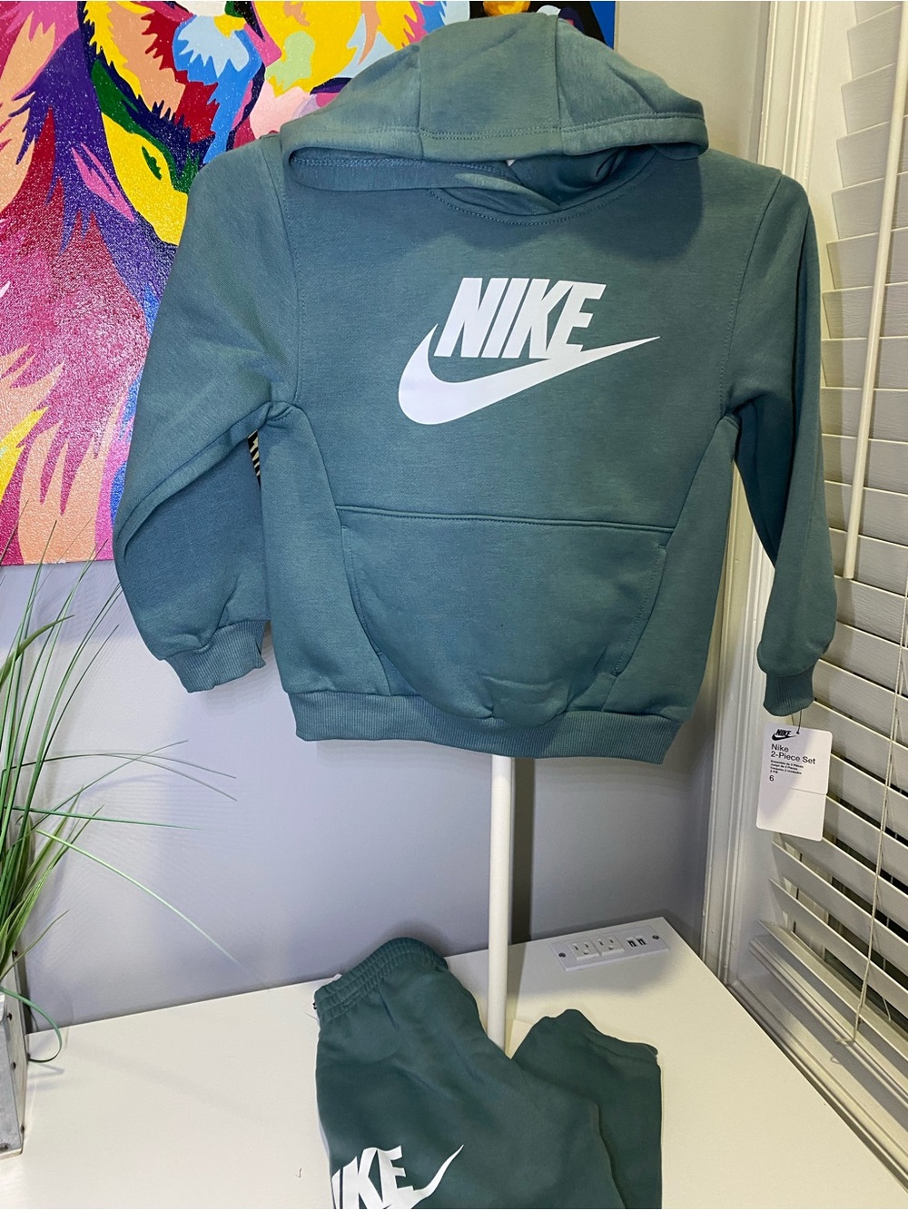 Nike Kids Green Pullover Hoodie & Jogger Set with White Logo